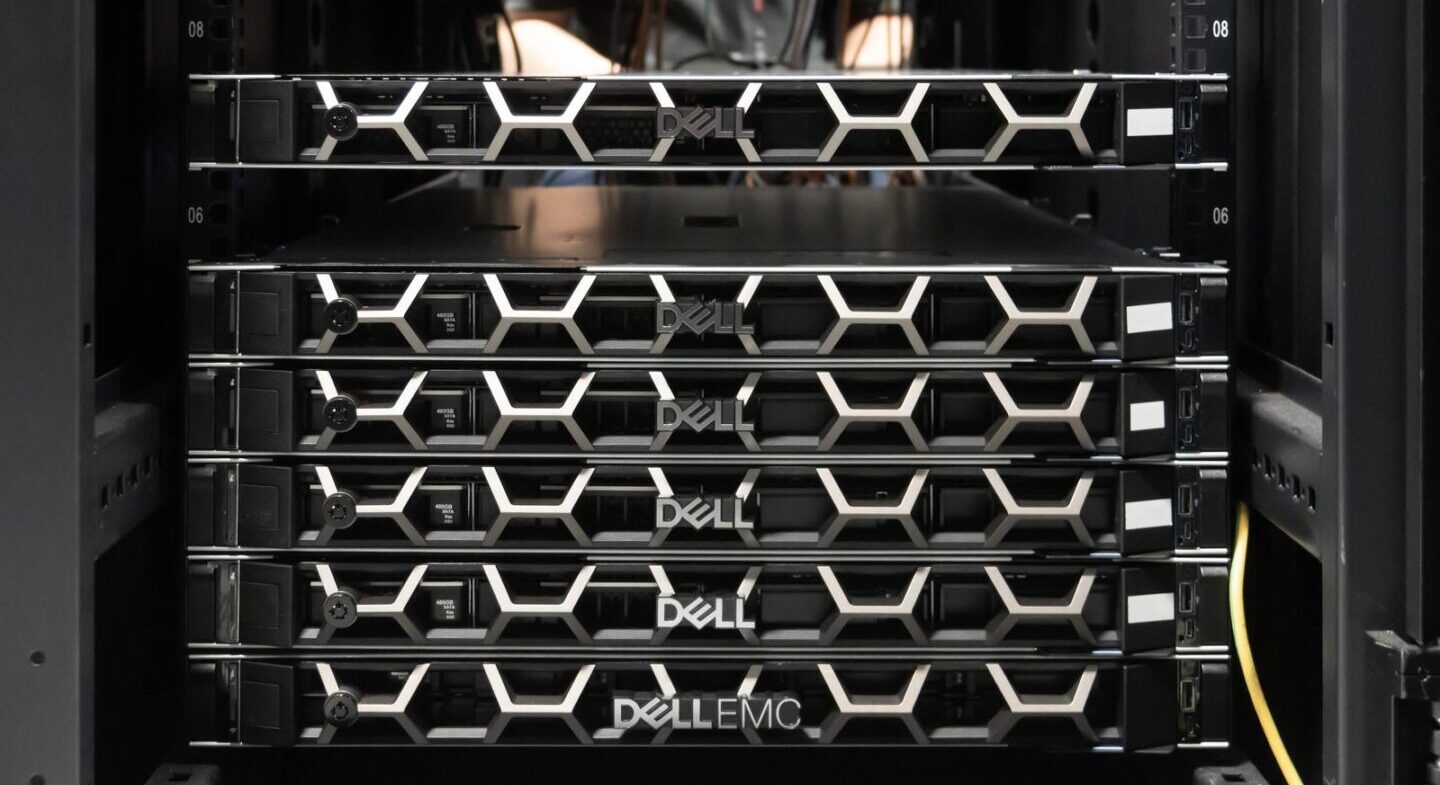 AMD、OpenAIと戦略的提携を発表 AIインフラ構築を共同で推進